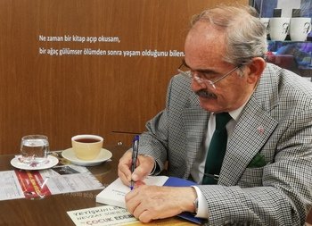 Yılmaz Büyükerşen İmza Günü