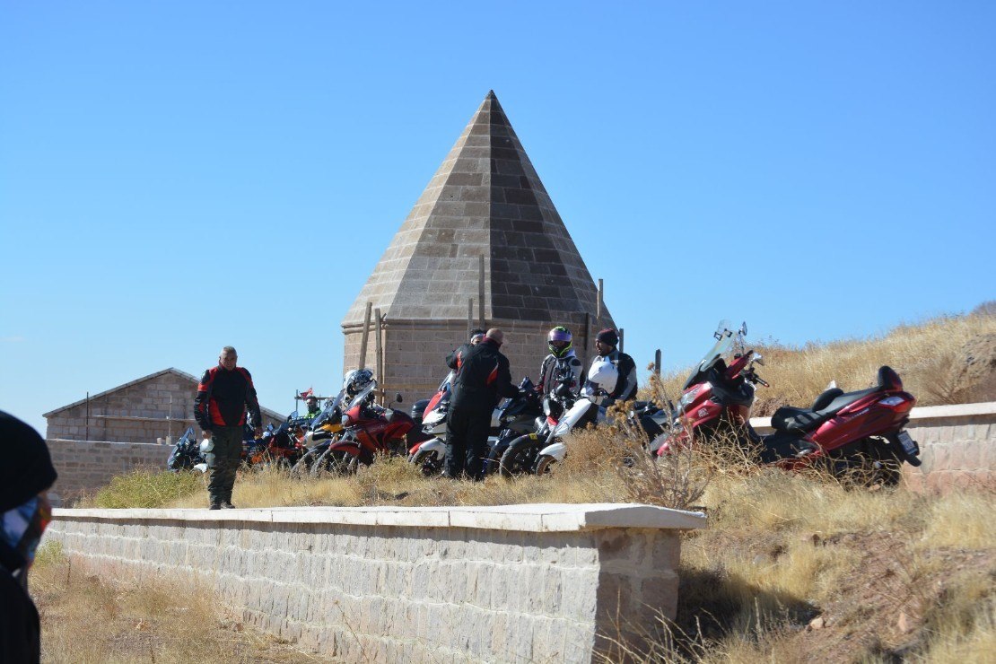 4ff1e985-d4f2-4a1e-af16-54822d15552c