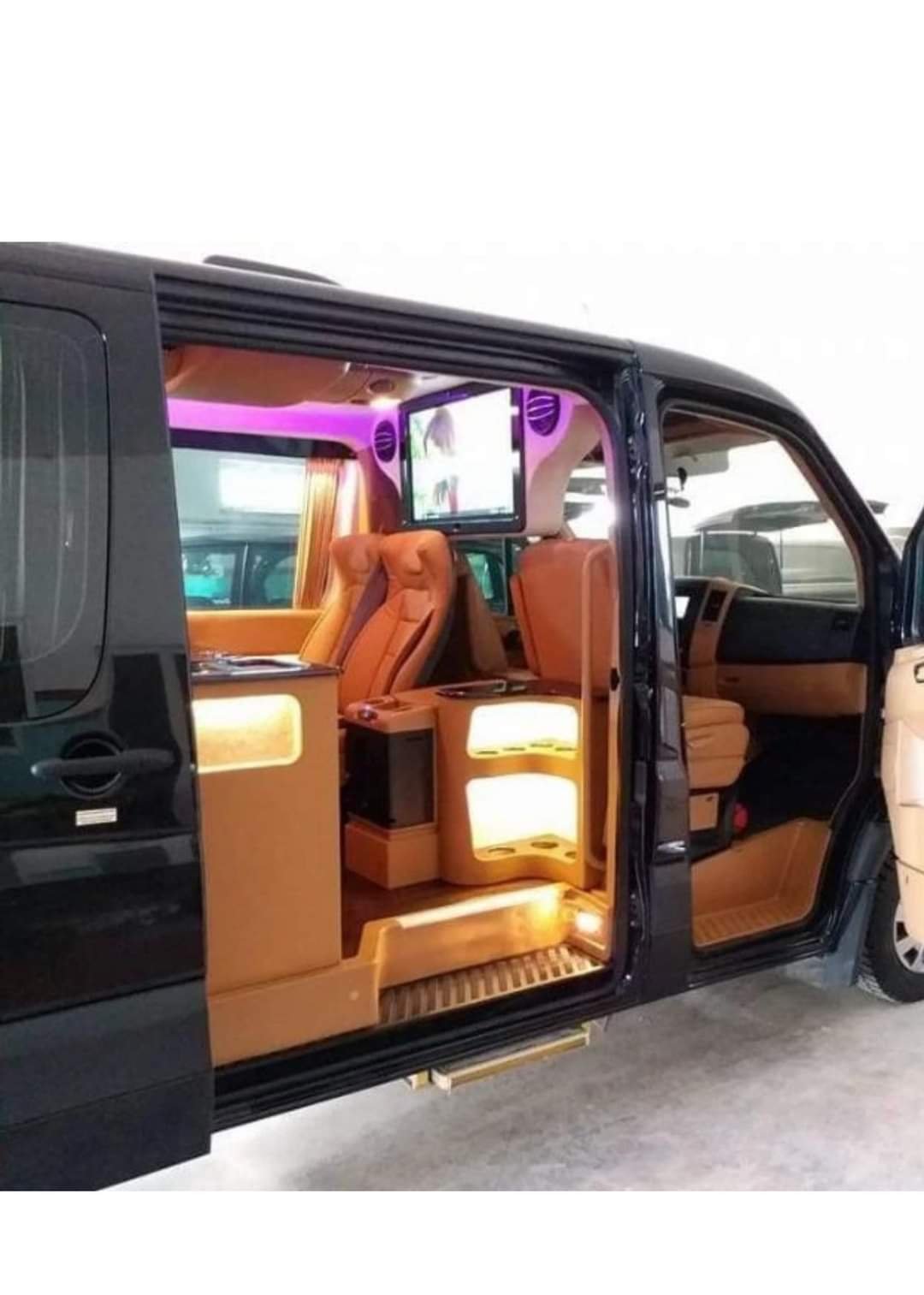 received_978145229906526