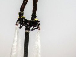 Активность на летающей доске