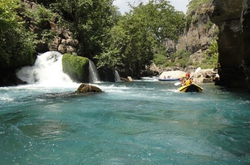Lara Rafting 2