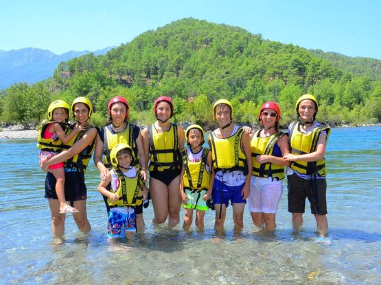 Rafting yaparken hangi kıyafetler tercih edilmeli?
