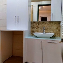 Banyo Dolabı