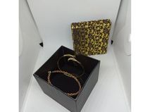 Floklu Yüksek Kelepçe Kutusu