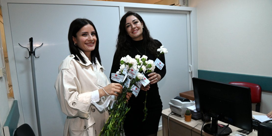 MANAVGAT BELEDİYESİ SAĞLIK ÇALIŞANLARINI UNUTMADI