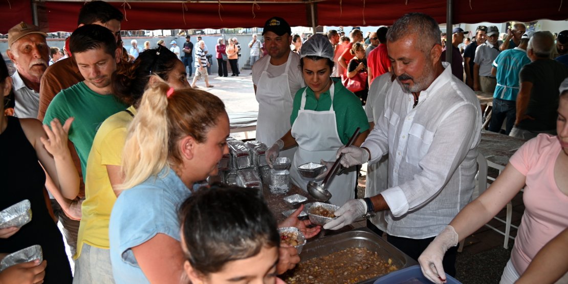 MANAVGAT BELEDİYESİ’NDEN 6 BİN KİŞİLİK AŞURE İKRAMI