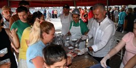 MANAVGAT BELEDİYESİ’NDEN 6 BİN KİŞİLİK AŞURE İKRAMI