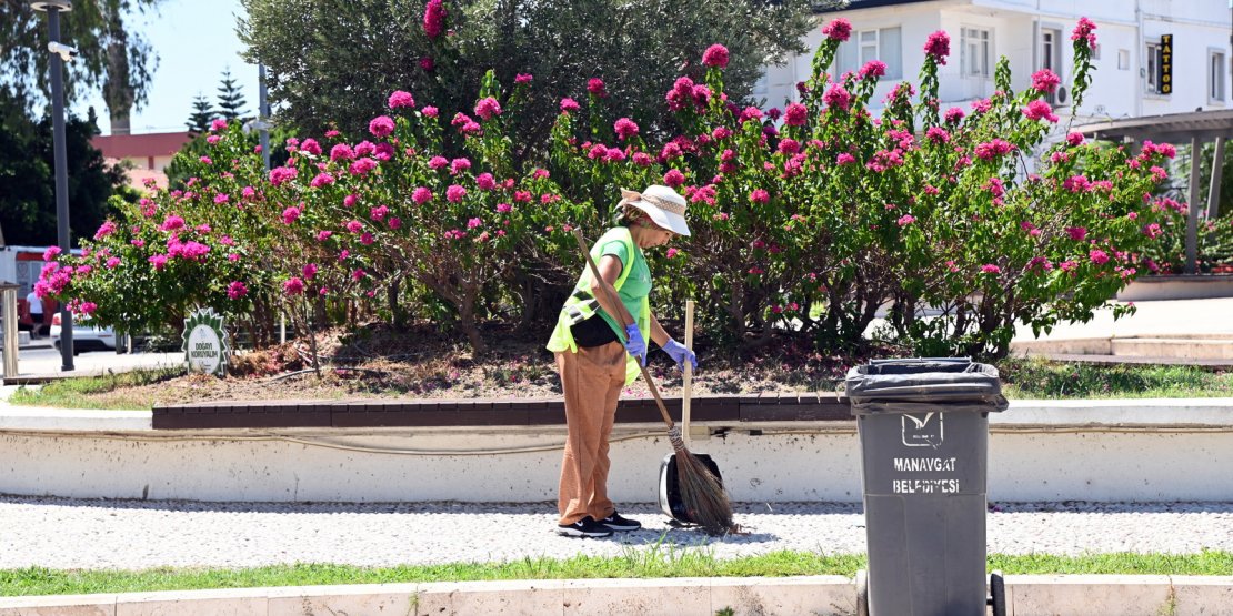 MANAVGAT’IN SOKAKLARINA KADIN ELİ DEĞDİ