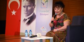 USTA OYUNCU PARLA ŞENOL GENÇ TİYATROCULARLA BİR ARAYA GELDİ