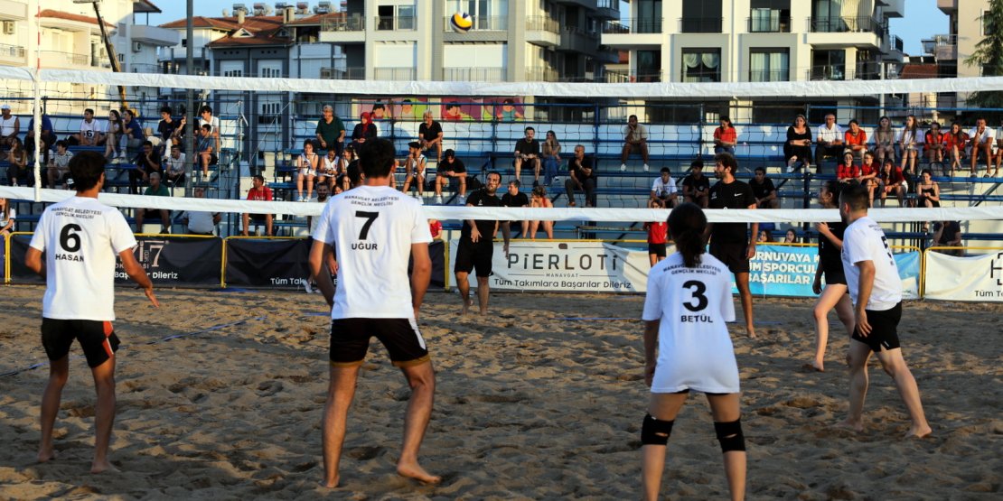 MANAVGAT’TA PLAJ VOLEYBOLU HEYECANI BAŞLADI