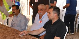 BAŞKAN KARA’DAN ŞEHİT EVİNE PEHLİVANLARLA ZİYARET