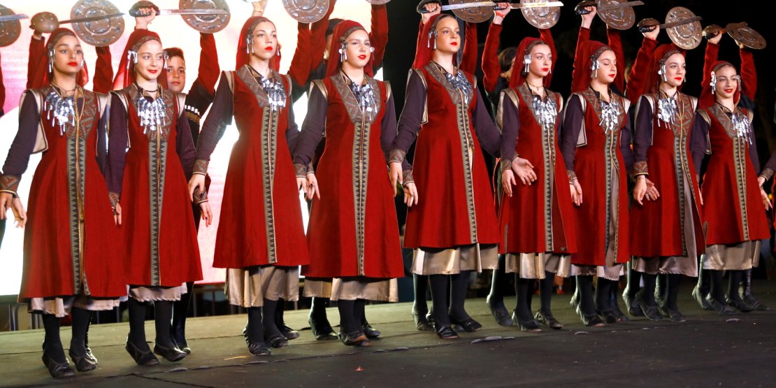 MANAVGAT DANS VE MÜZİK FESTİVALİNDEN RENKLİ KAPANIŞ