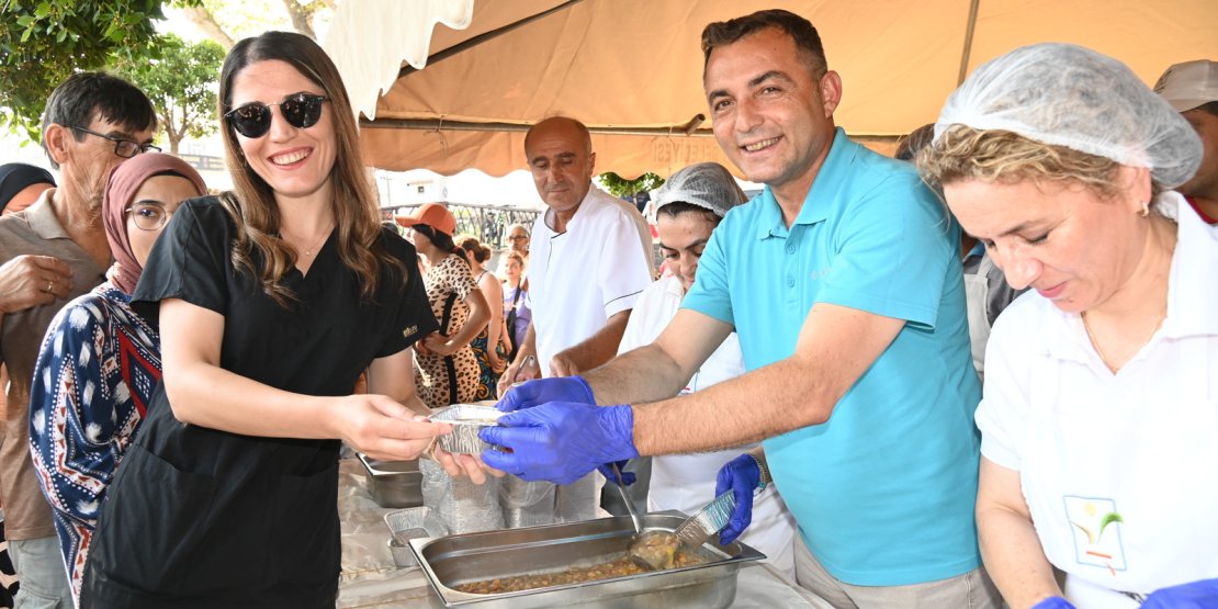 MANAVGAT BELEDİYESİ'NDEN GELENEKSEL AŞURE İKRAMI