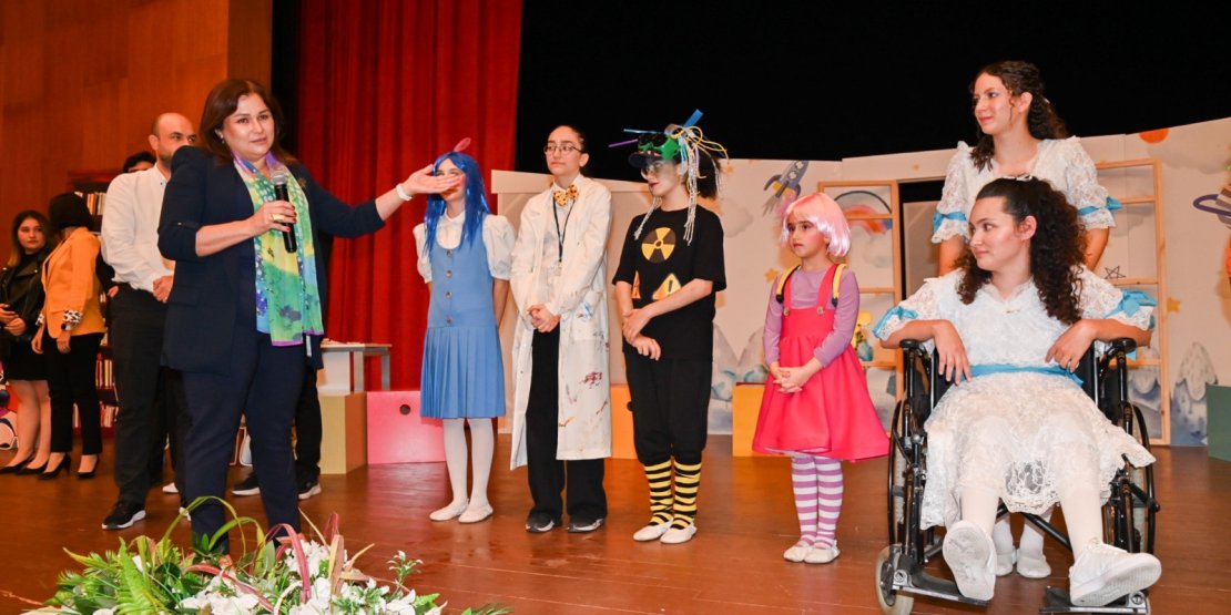 KENT TİYATROSU'NDAN "BİLİME ENGELSİZ SEYAHAT" PRÖMİYERİ