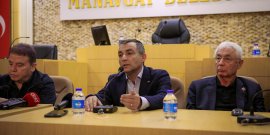 MANAVGAT BELEDİYESİ, ŞİDDETLİ YAĞIŞIN ARDINDAN VATANDAŞLARIN YANINDA