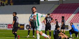 MANAVGAT BELEDİYESPOR YENİDEN ZİRVENİN SAHİBİ