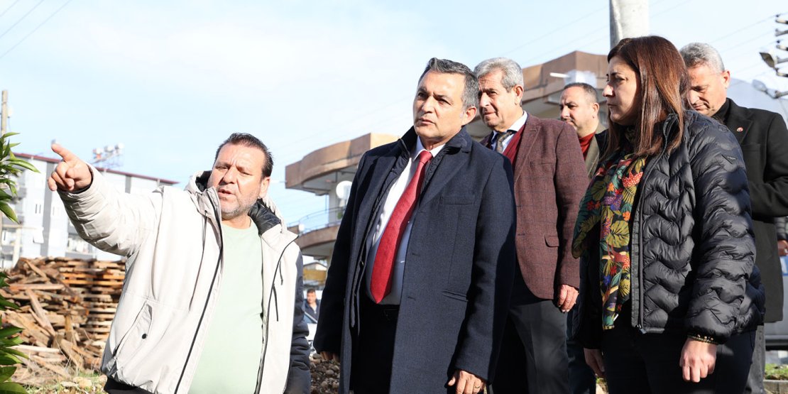 MANAVGAT BELEDİYESİ SELDEN ETKİLENEN VATANDAŞLARI YALNIZ BIRAKMIYOR