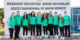KADIN VOLEYBOL TAKIMI’NDAN SOKAK HAYVANLARINA DESTEK