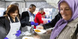 MANAVGAT BELEDİYESİ İLK İFTAR SOFRASINI YAYLA MAHALLESİ’NDE KURDU