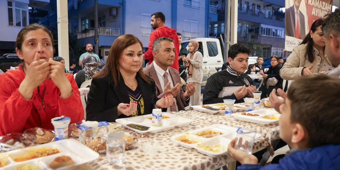 MANAVGAT BELEDİYESİ GÖNÜL SOFRALARI KURMAYA DEVAM EDİYOR