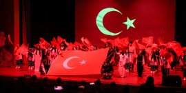 1915 ANADOLU'NUN KAHRAMANLARI MÜZİKALİ MANAVGAT’TA SAHNELENDİ