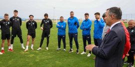 BAŞKAN KARA’DAN MANAVGAT BELEDİYESPOR’A MORAL ZİYARETİ