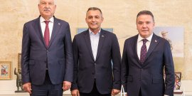 ZEYDAN KARALAR VE MUHİTTİN BÖCEK’TEN BAŞKAN KARA’YA ZİYARET