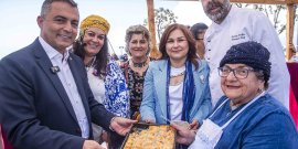 MANAVGAT, AKDENİZ’İN İKİ YAKASINDAN YÜKSELEN ŞARKILARLA ŞENLENDİ