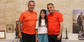 MANAVGAT’IN GURURU MAVİ ASYA YILDIRIM’DAN BAŞKAN KARA’YA ZİYARET