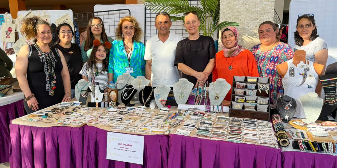 BAŞKAN KARA, HAYAT BOYU ÖĞRENME SERGİSİNİ ZİYARET ETTİ