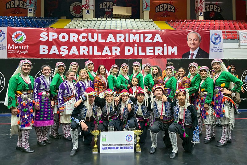 MANAVGAT BELEDİYESİ SPOR KULÜBÜ HALK OYUNLARI TOPLULUĞU’NDAN ÇİFTE ŞAMPİYONLUK