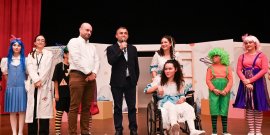 MANAVGAT KENT TİYATROSU’NA ÇİFTE ÖDÜL