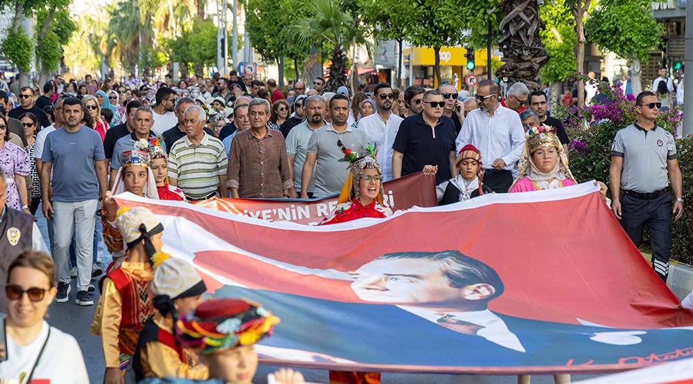 MİNİKLER TÜRKİYE HALK OYUNLARI ŞAMPİYONASI MANAVGAT’TA BAŞLADI