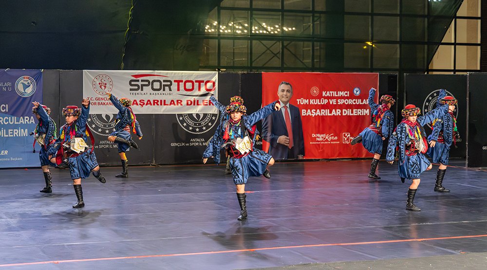 MİNİKLER TÜRKİYE HALK OYUNLARI ŞAMPİYONASI MANAVGAT’TA COŞKUYLA SONA ERDİ
