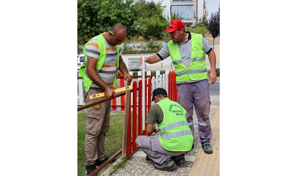 MANAVGAT BELEDİYESİ YEŞİL ALANLARDA BAKIM VE ONARIM ÇALIŞMALARINI SÜRDÜRÜYOR