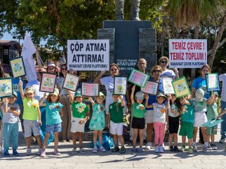 DÜNYA KIYI TEMİZLİĞİ GÜNÜ’NDE SİDE LİMAN’DA ÇEVRE TEMİZLİĞİ YAPILDI
