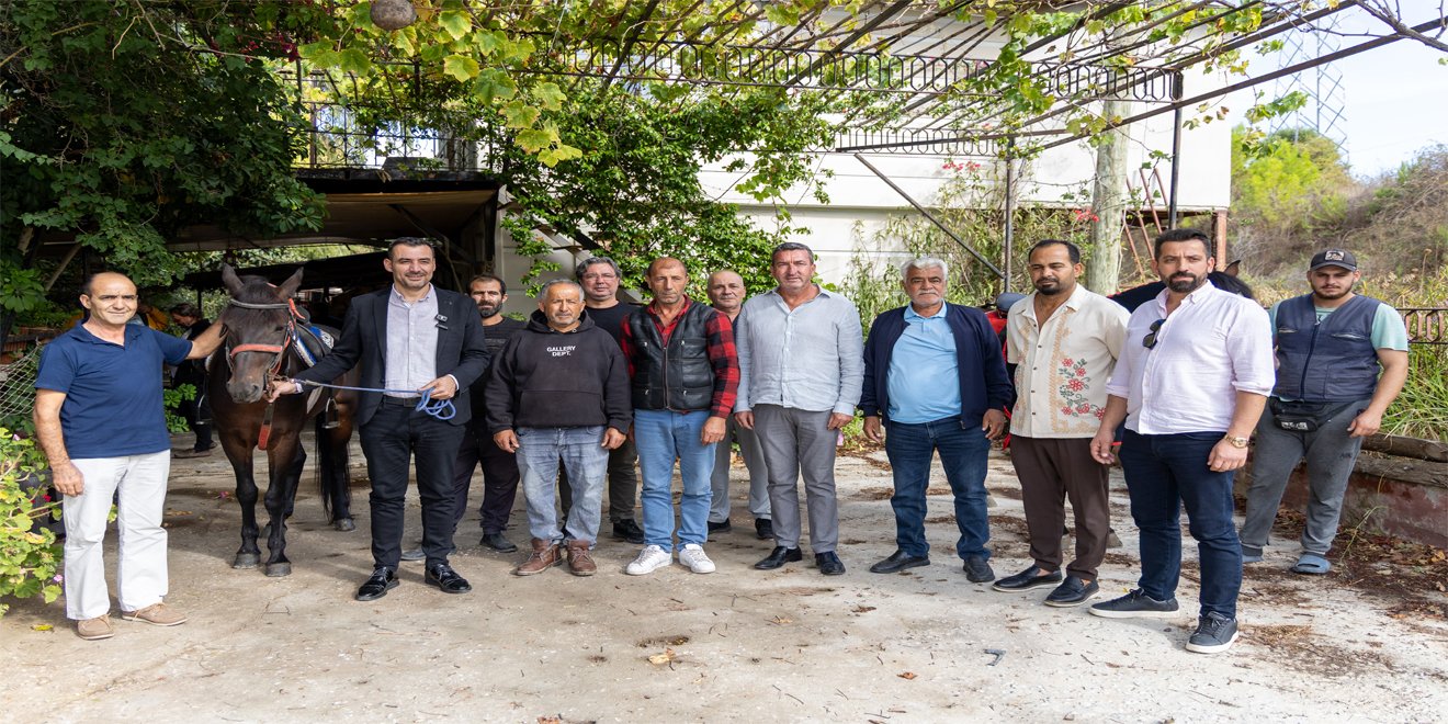 BAŞKAN VEKİLİ ÇİÇEK’TEN RAHVAN AT YARIŞLARI ÖNCESİ ZİYARET