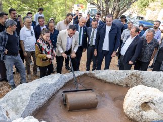 2. MANAVGAT ZEYTİN VE ZEYTİNYAĞI FESTİVALİ’NDE İLK GÜN COŞKUSU