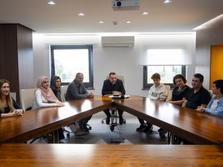 LGS VE YKS’DE BAŞARI ELDE EDEN ÖĞRENCİLERDEN BAŞKAN VEKİLİ ÇİÇEK’E ZİYARET