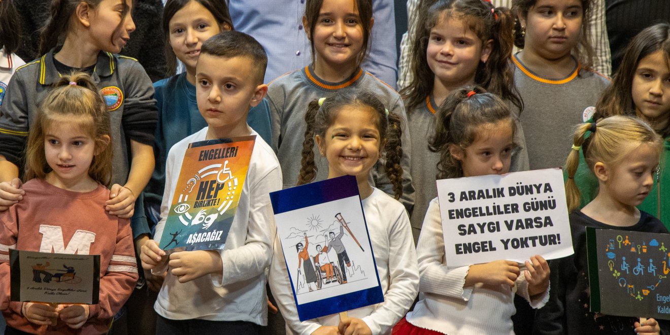 MANAVGAT’TA MİNİKLERE “ENGELLERİ BİRLİKTE AŞARIZ” EĞİTİMİ