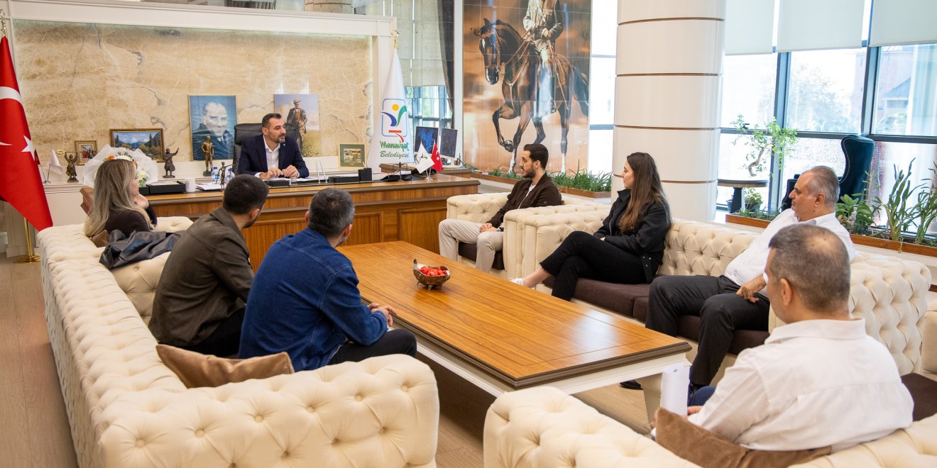 MİMARLAR ODASI VE MANAVGATLILAR TARAFTAR GRUBUNDAN BAŞKAN VEKİLİ ÇİÇEK’E ZİYARET