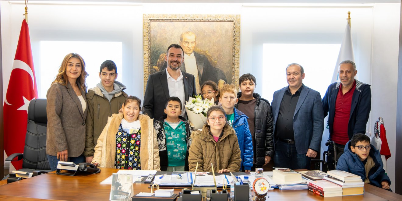 ÖZEL EĞİTİM ÖĞRENCİLERİNDEN MANAVGAT BELEDİYESİNE ZİYARET