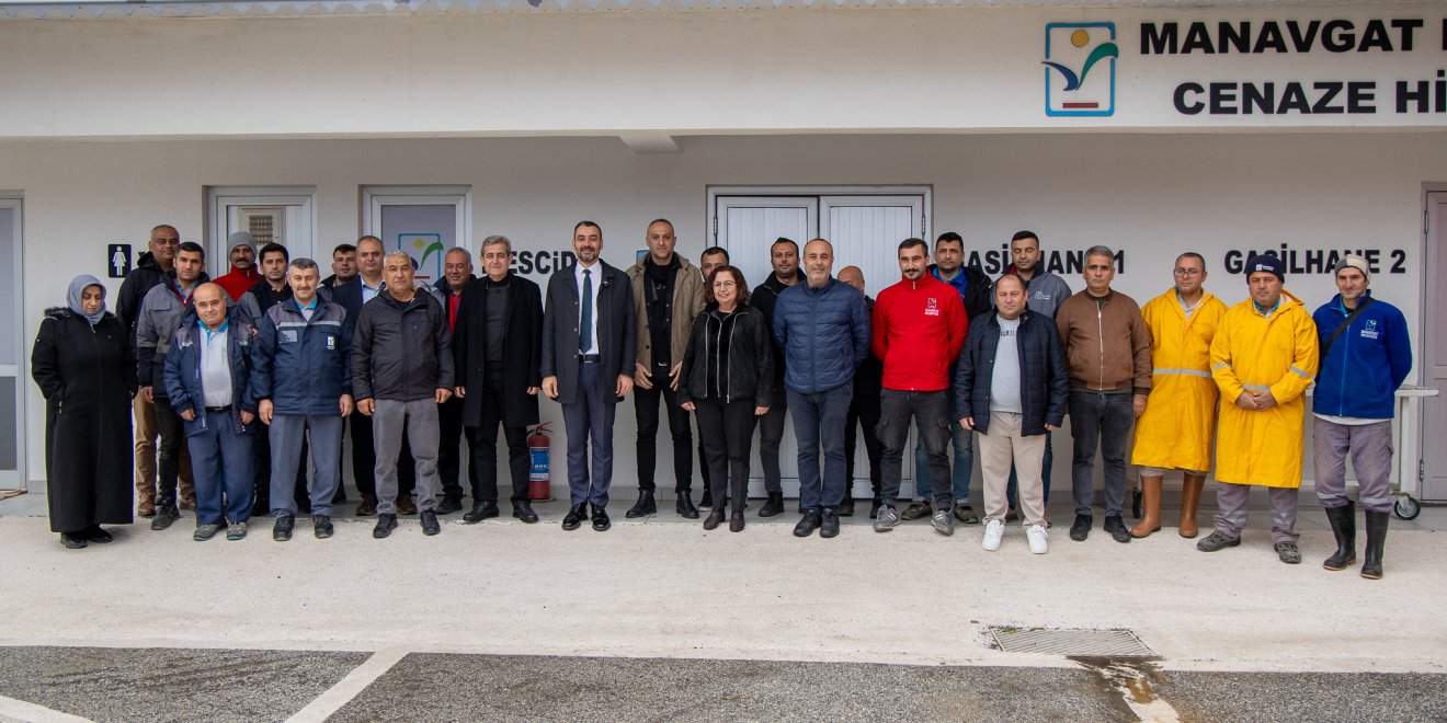 MANAVGAT BELEDİYE BAŞKAN VEKİLİ AV. MEHMET ÇİÇEK’TEN PERSONELE YENİ YIL ZİYARETİ