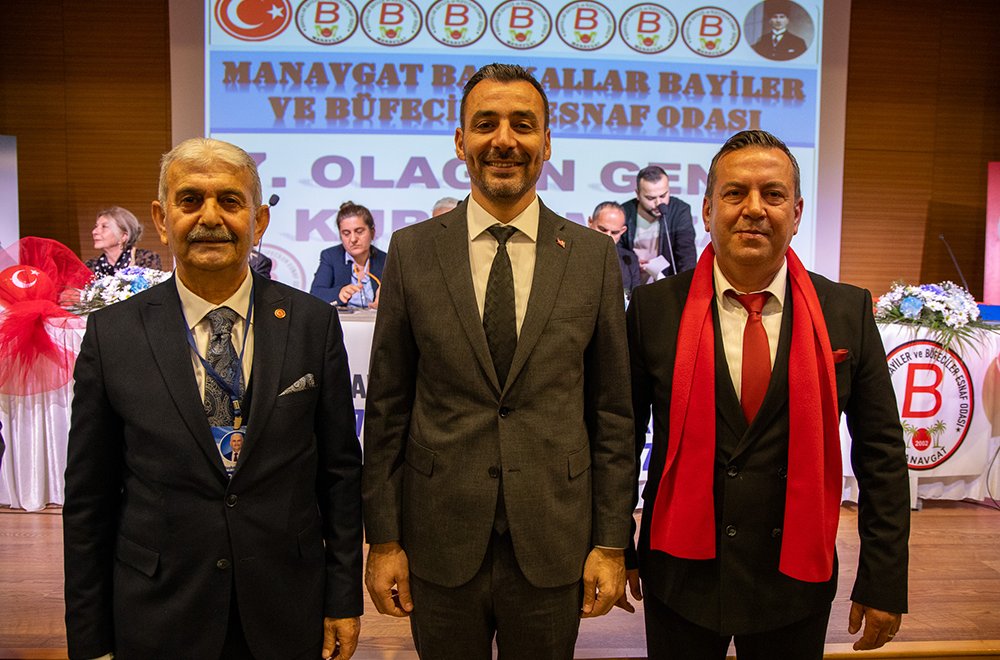 MEHMET ÇİÇEK’TEN MANAVGAT BAKKALLAR ODASI YÖNETİMİNE TEBRİK