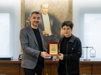 BAŞKAN VEKİLİ ÇİÇEK, LGS’DE DERECE YAPAN ÖĞRENCİLERİ KABUL ETTİ