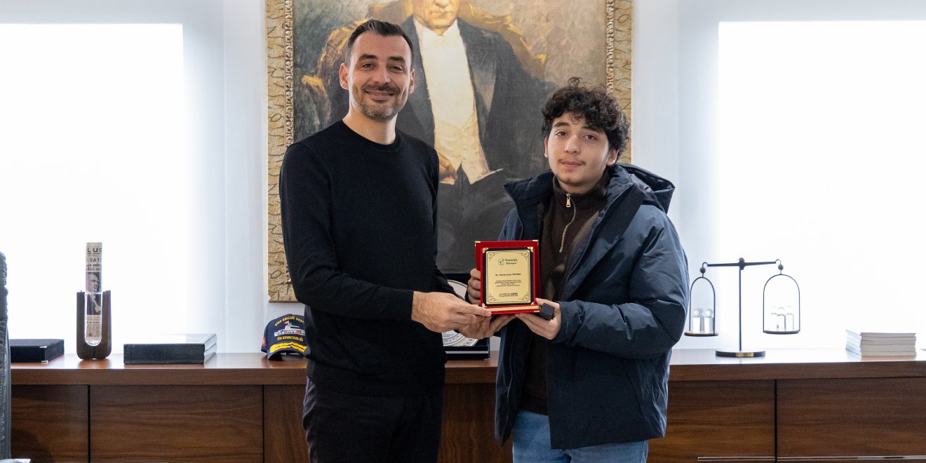 BAŞKAN VEKİLİ ÇİÇEK, DERECE YAPAN ÖĞRENCİLERİ KABUL ETMEYE DEVAM EDİYOR