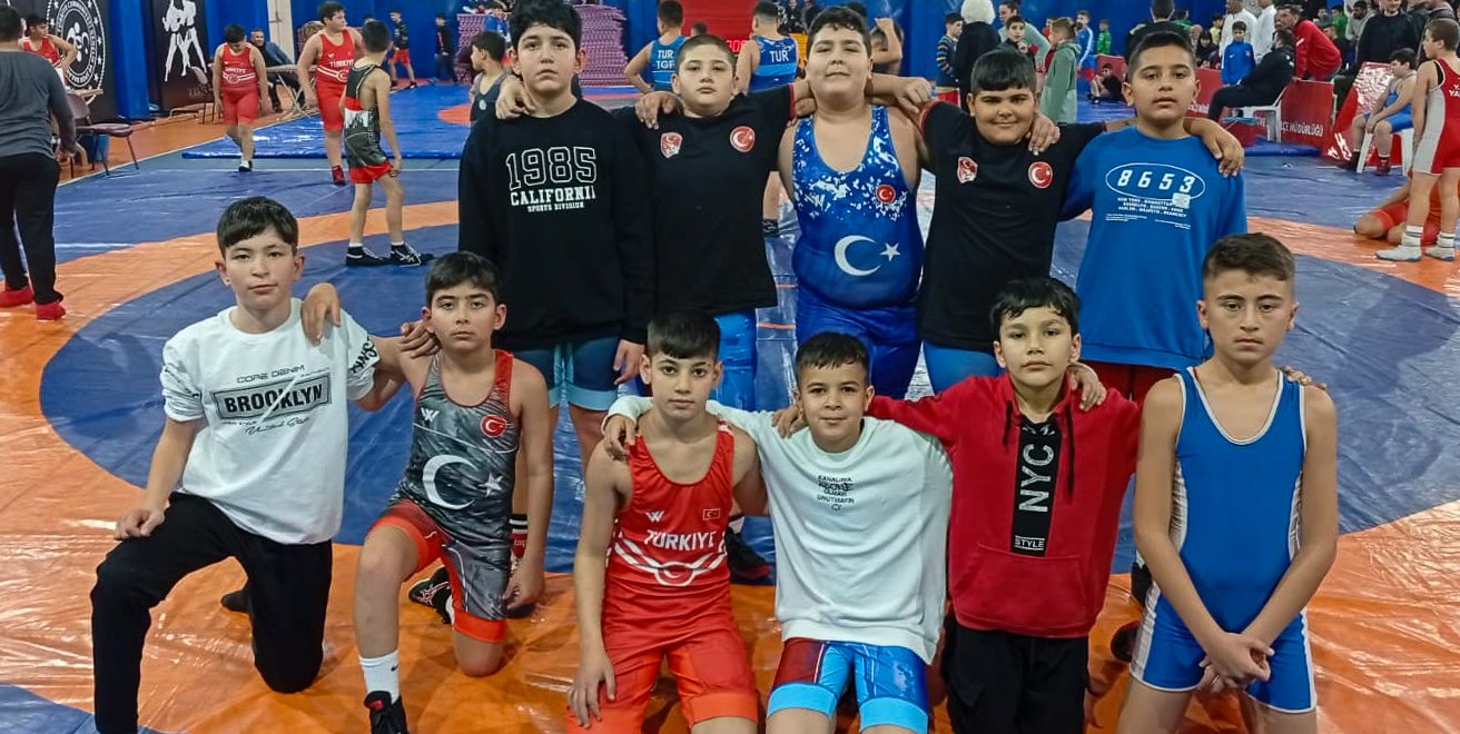 MANAVGAT BELEDİYESİ GÜREŞ KULÜBÜ SPORCULARINDAN İL ŞAMPİYONASINDA 12 MADALYA