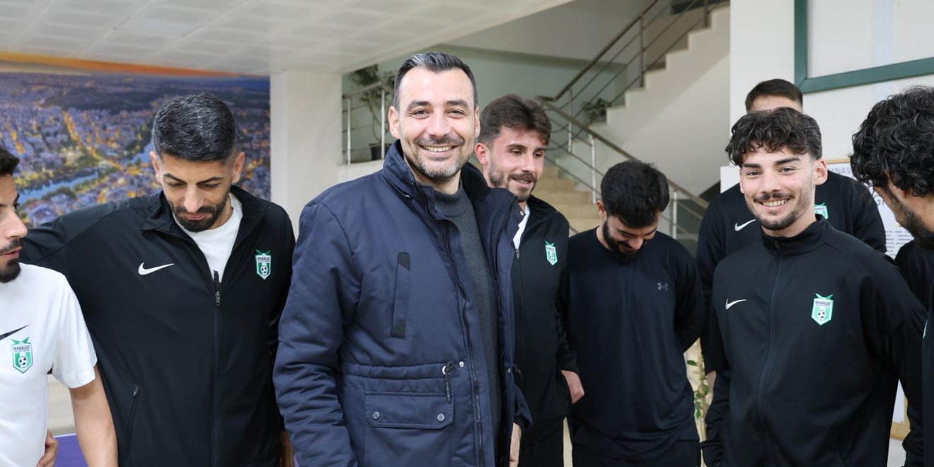 BAŞKAN VEKİLİ MEHMET ÇİÇEK’TEN MANAVGAT BELEDİYESPOR’A MORAL ZİYARETİ