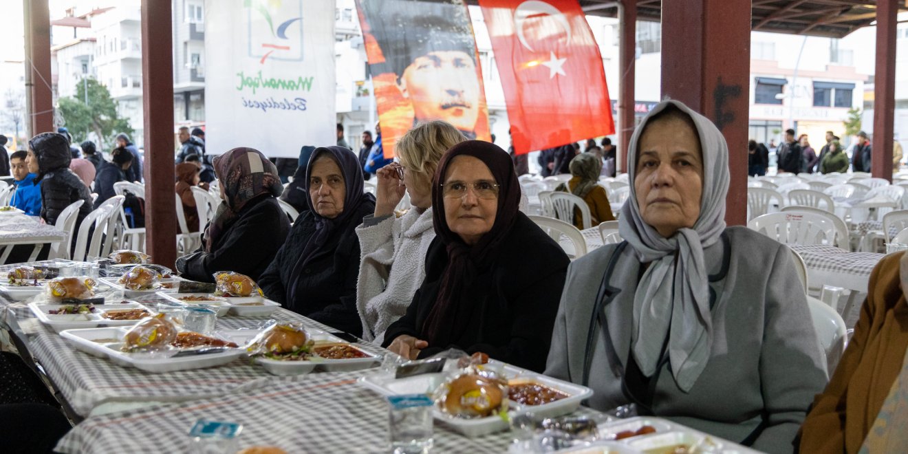 BAŞKAN VEKİLİ ÇİÇEK, AŞAĞIHİSAR MAHALLESİ’NDE VATANDAŞLARLA İFTAR YAPTI