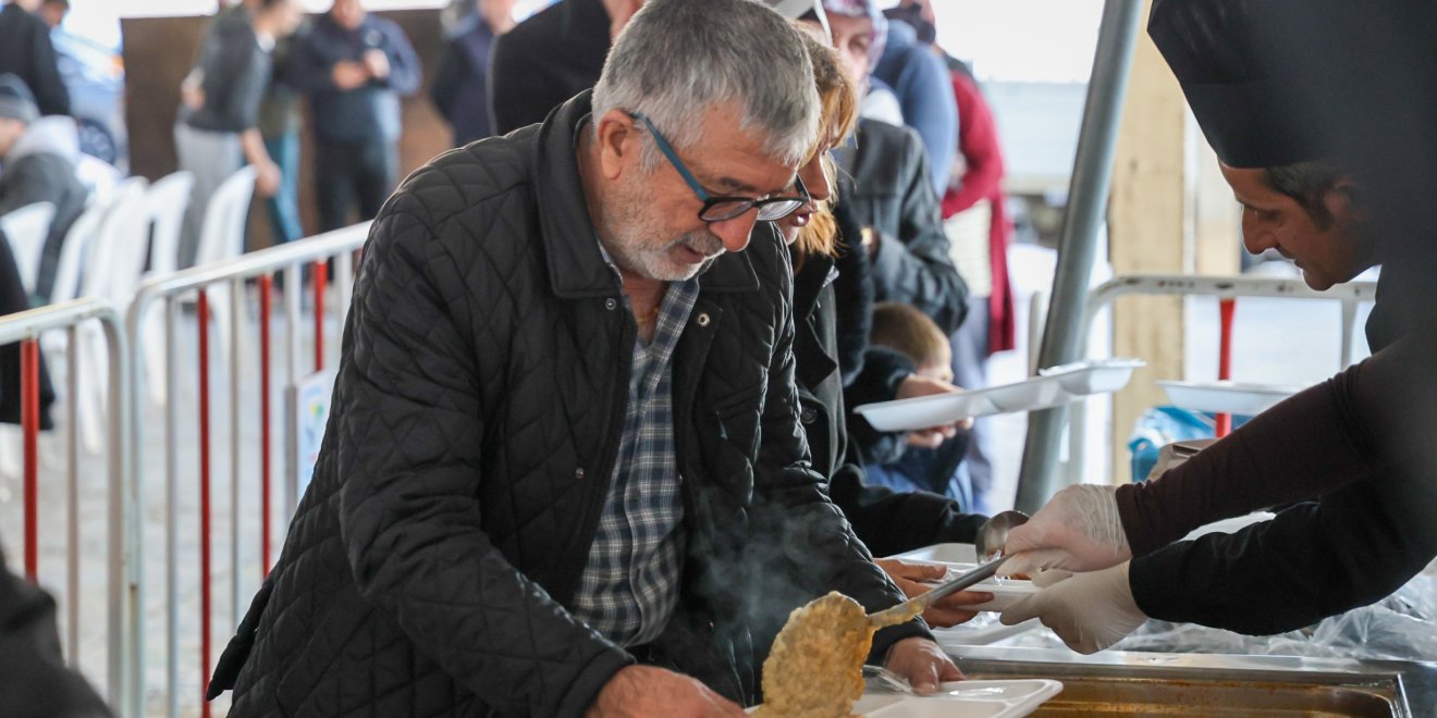 RAMAZAN’IN PAYLAŞMA RUHU KASAPLAR MAHALLESİ’NDE YAŞANDI